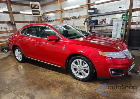 2010 Lincoln Townhouse Mks из США, поврежденный, VIN 1LNHL9DR0AG611237